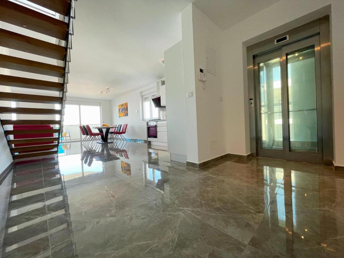 Seascape Deluxe Residence Pjescana Uvala Bagian luar foto