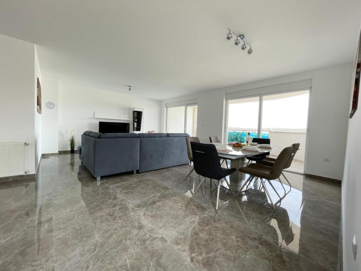 Seascape Deluxe Residence Pjescana Uvala Bagian luar foto