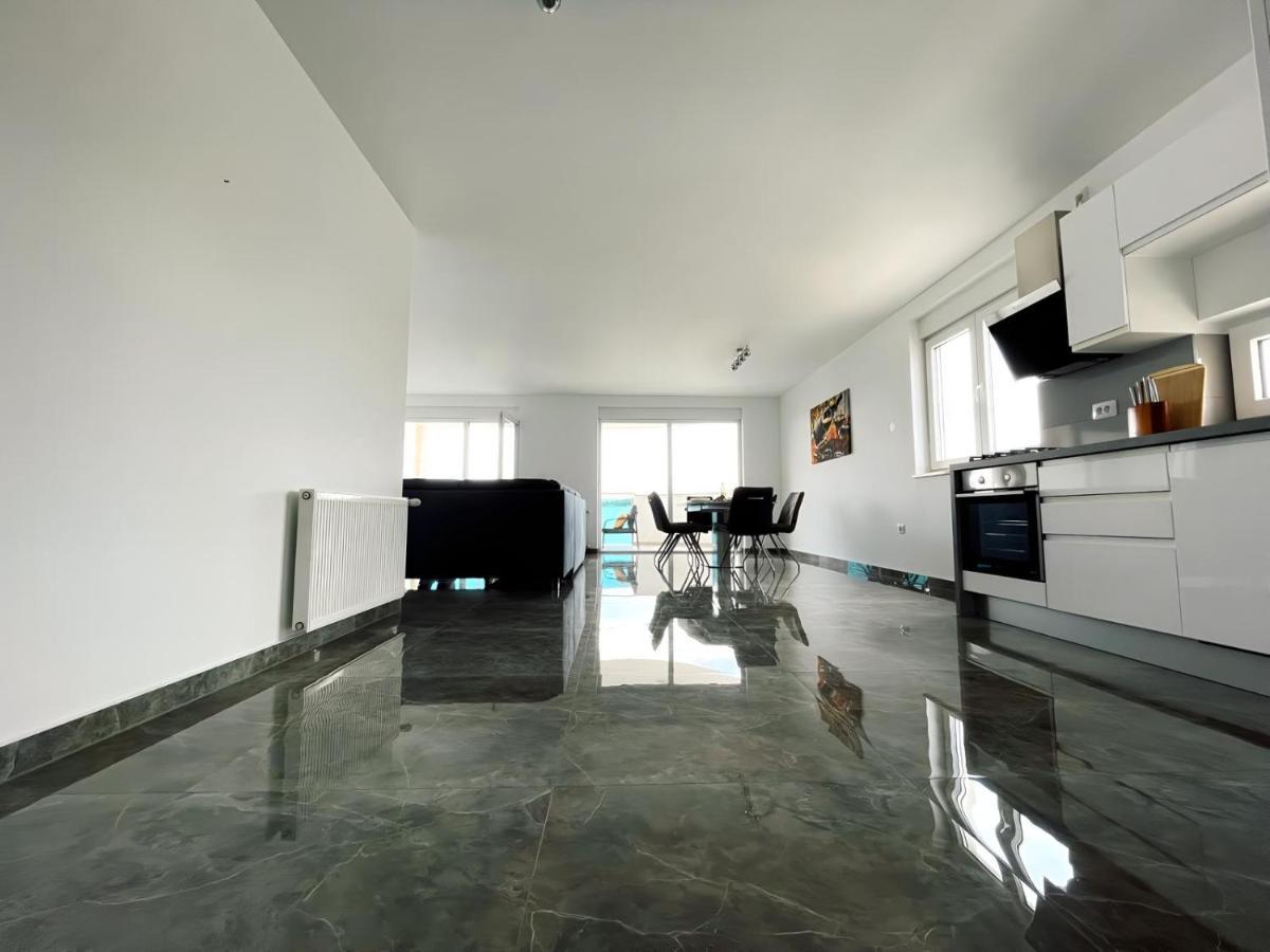 Seascape Deluxe Residence Pjescana Uvala Bagian luar foto