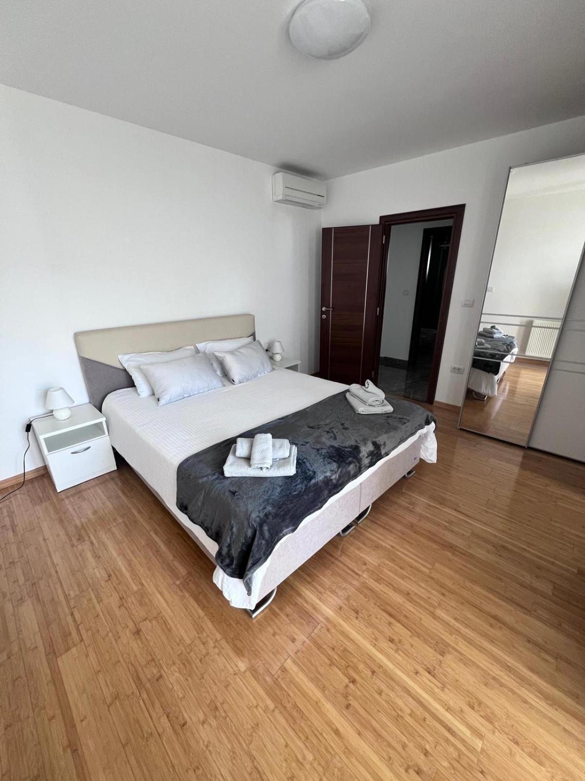 Seascape Deluxe Residence Pjescana Uvala Bagian luar foto