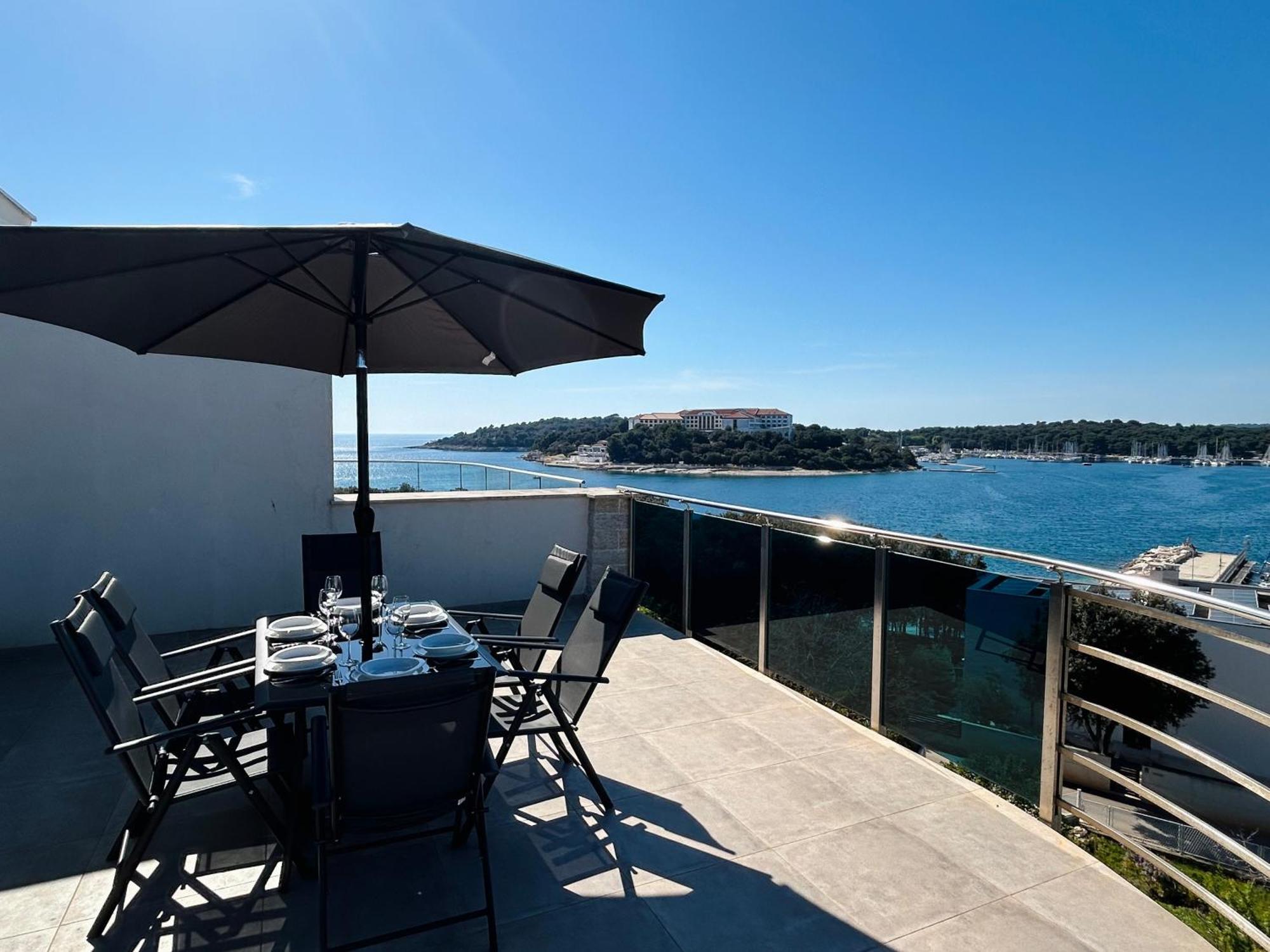 Seascape Deluxe Residence Pjescana Uvala Bagian luar foto