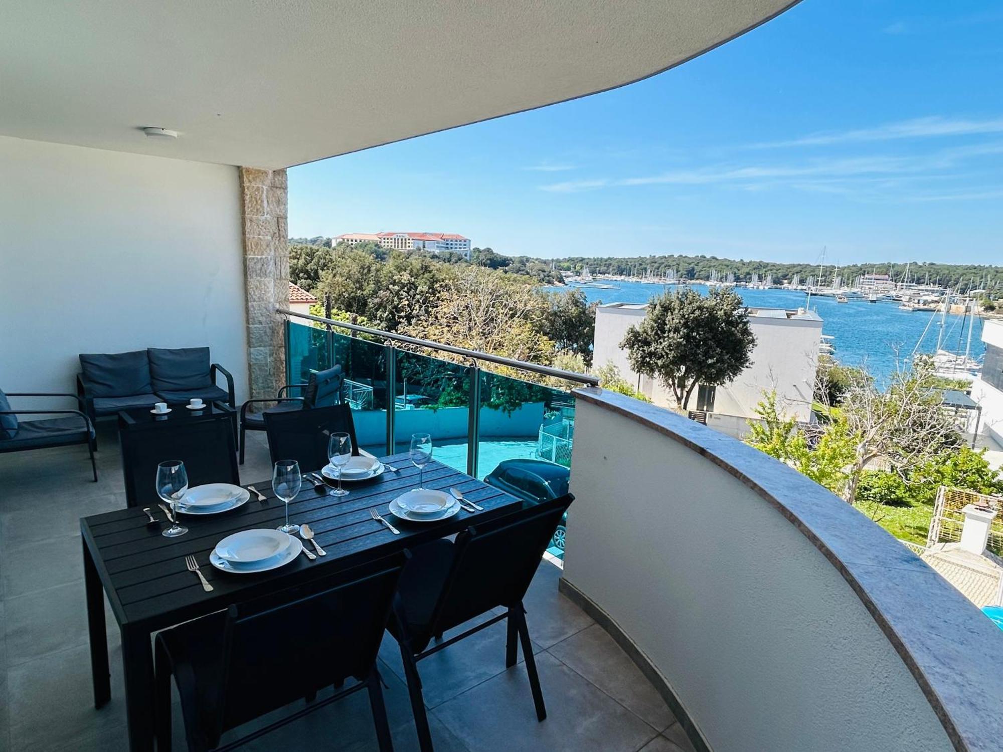 Seascape Deluxe Residence Pjescana Uvala Bagian luar foto