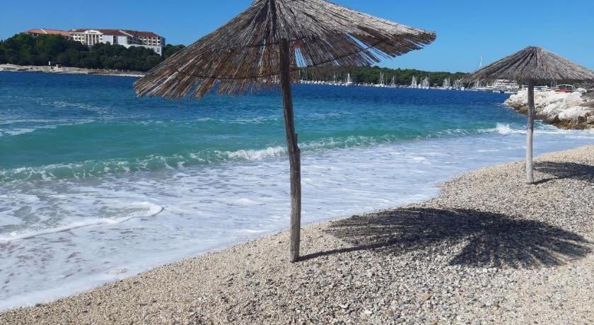 Seascape Deluxe Residence Pjescana Uvala Bagian luar foto